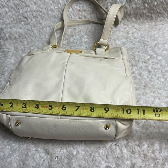 Vintage Wilson Leather 1899 Beige soft leather small shoulder bag. - Picture 8 of 16